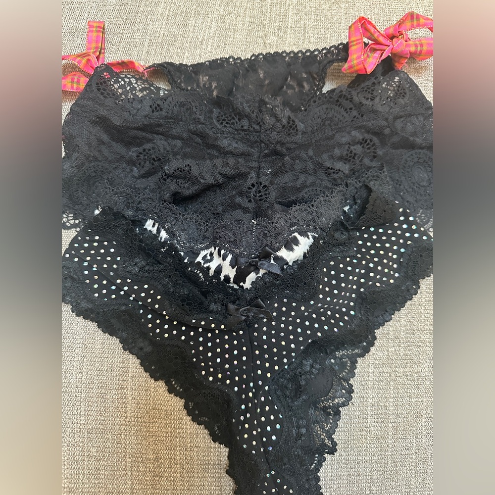 Victoria’s Secret 4 pair Panty assortment
